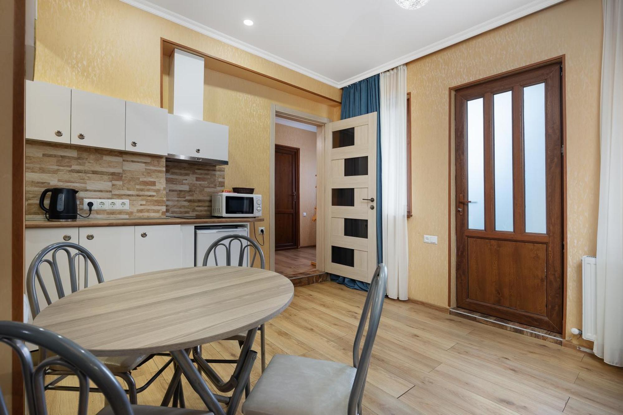 Apartments With Wine Cellar In Old 第比利斯 外观 照片