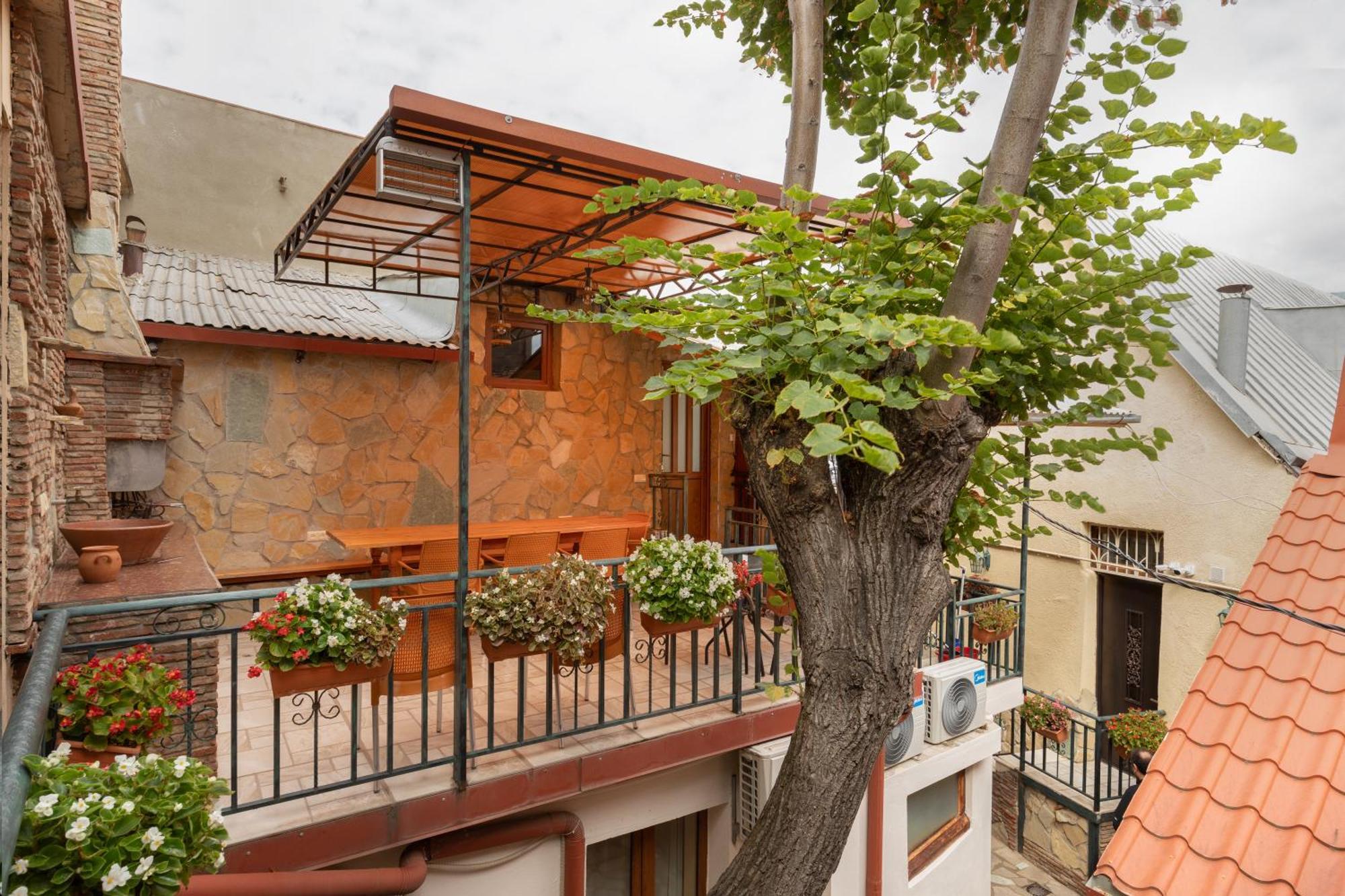 Apartments With Wine Cellar In Old 第比利斯 外观 照片