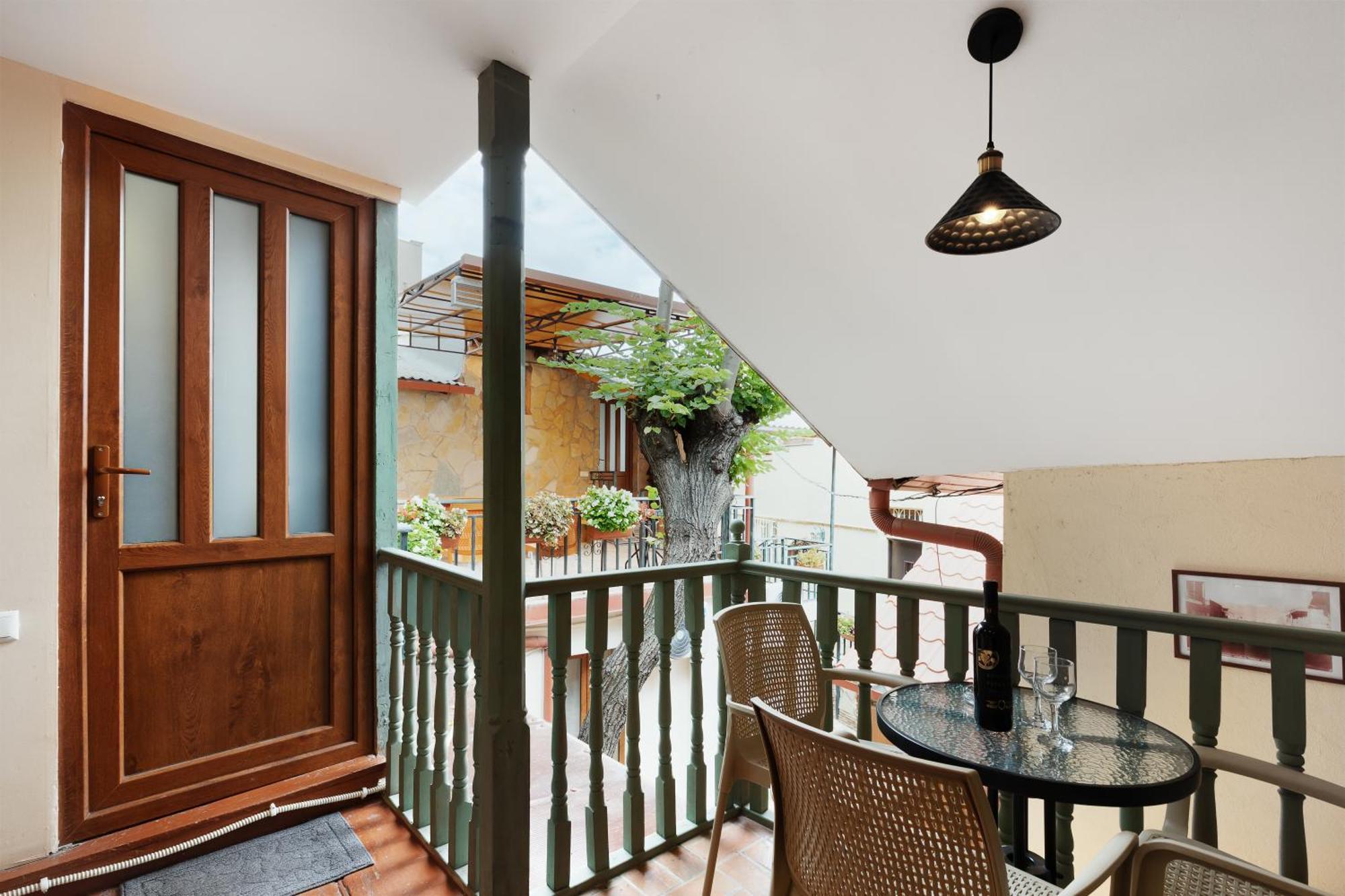 Apartments With Wine Cellar In Old 第比利斯 外观 照片