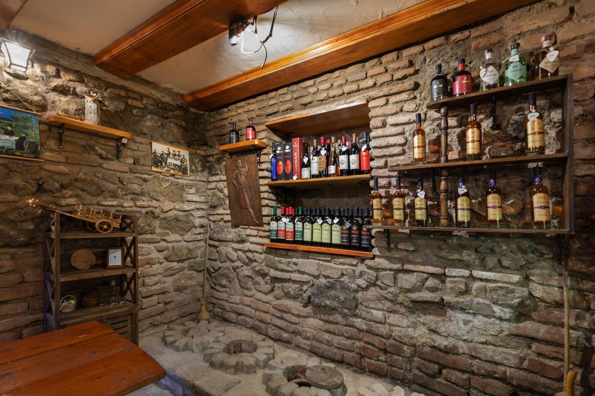 Apartments With Wine Cellar In Old 第比利斯 外观 照片